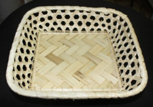 картинка 06-029Сухарница плетеная 20*20Н4 см.(бамбук срезан) от магазина Одежда+